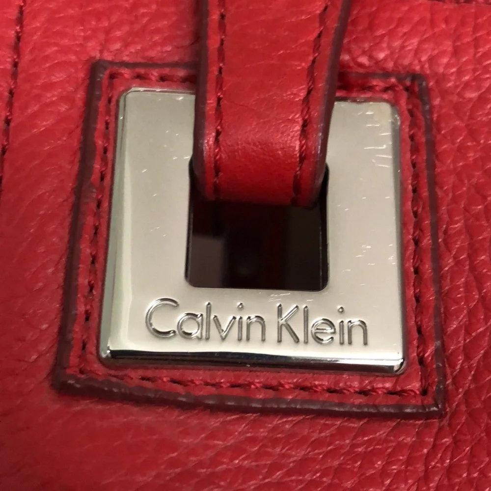 Calvin Klein Red Leather Handbag In Preloved & Gently Used Condition! - Picture 3 of 14